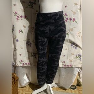 Wild Fable Black Gray Camo Leggings